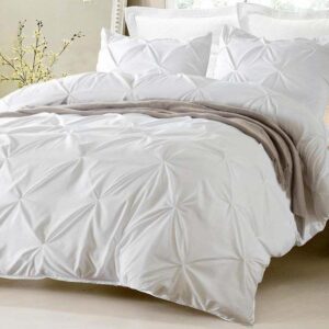 White Pinch Pleated Comforter